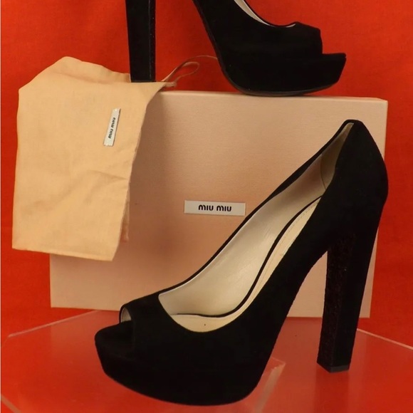 Miu miu peep toe suede pumps with black glitter soles. Absolutely gorgeous. - Picture 2 of 7